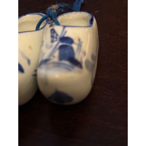 Vintage Delft Blue Holland Mini clogs Windmills Porcelain 2" Souvenir Blue Strin - Picture 13 of 16